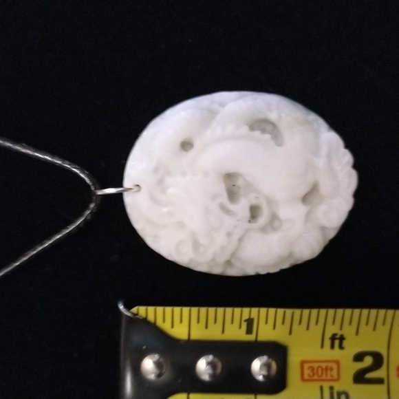 - 🐲 Beautiful dragon carved in solid White Jade on a black choker🐉 - Picture 5 of 5